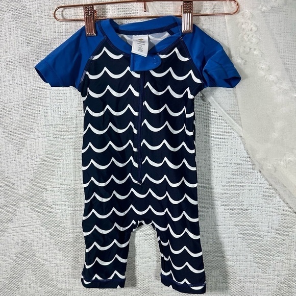 Tucker + Tate boys navy rash guard size 6M - Picture 1 of 4